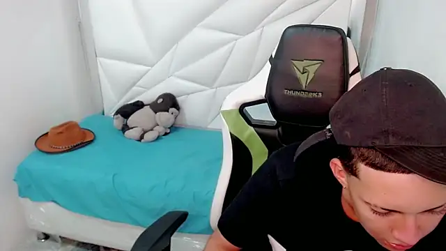 Street poemm  online show from 03-08-26, 03:43