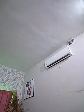 Allice Evens online show from 04-12-26, 02:59