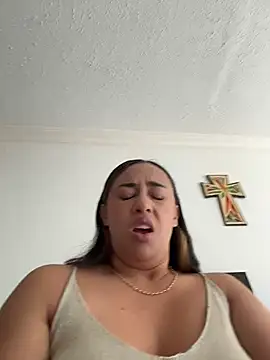 Eyssha online show from 03-06-26, 02:01