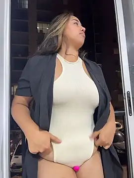 Eyssha online show from 03-25-26, 02:01