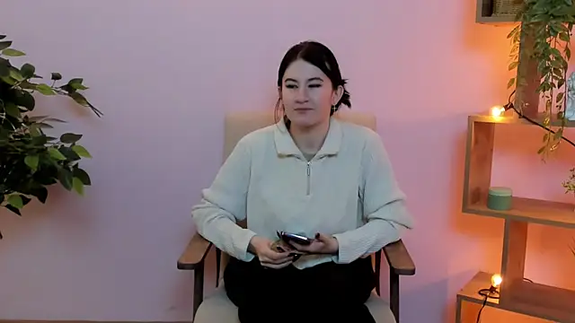 Snapshot of TwilaMode chatting on 02-22-26, 07:33 TwilaMode online show from 02-22-26, 07:33