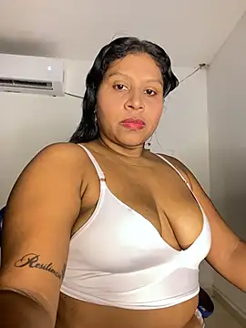 Snapshot of Kittyoficiall chatting on 02-26-26, 06:30 Kittyoficiall online show from 02-26-26, 06:30