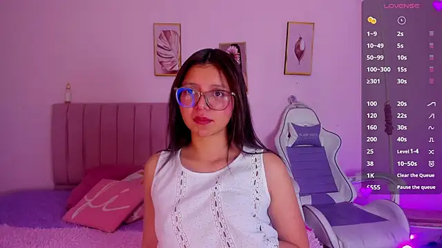 Zoow bluussh online show from 03-31-26, 12:07