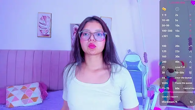 Zoow bluussh online show from 04-07-26, 12:07