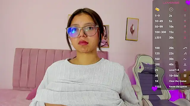 Zoow bluussh online show from 03-26-26, 12:14