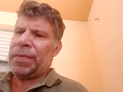 Snapshot of stud2512 chatting on 06-18-26, 11:15 stud2512 online show from 06-18-26, 11:15