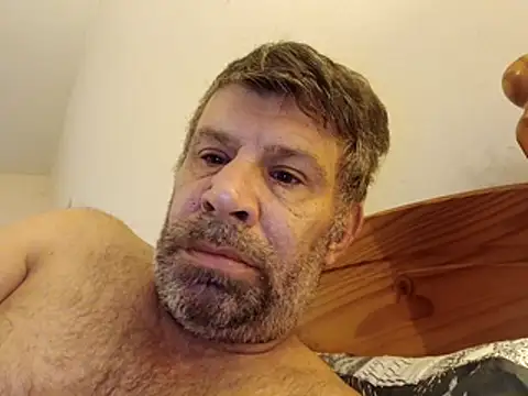 Snapshot of stud2512 chatting on 04-28-26, 06:40 stud2512 online show from 04-28-26, 06:40