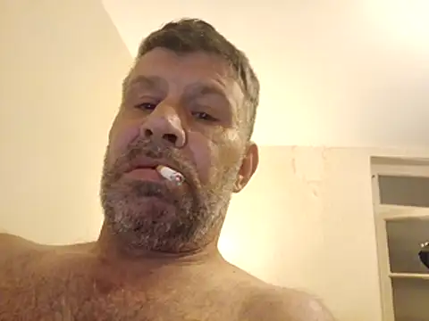 Snapshot of stud2512 chatting on 05-04-26, 11:29 stud2512 online show from 05-04-26, 11:29