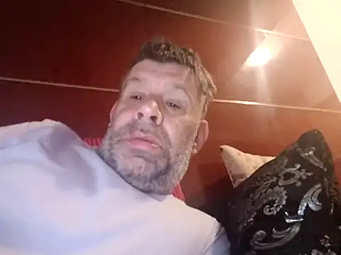 Snapshot of stud2512 chatting on 05-10-26, 06:17 stud2512 online show from 05-10-26, 06:17