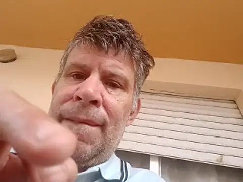 Snapshot of stud2512 chatting on 06-18-26, 06:12 stud2512 online show from 06-18-26, 06:12