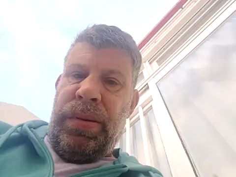 Snapshot of stud2512 chatting on 05-11-26, 05:53 stud2512 online show from 05-11-26, 05:53
