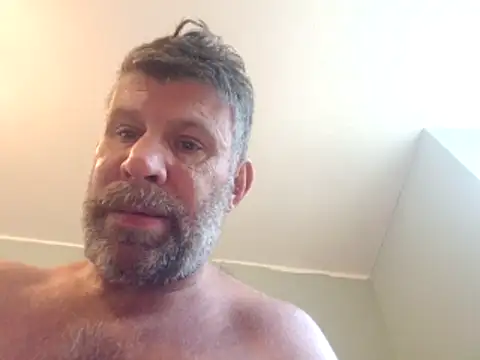 Snapshot of stud2512 chatting on 05-18-26, 05:40 stud2512 online show from 05-18-26, 05:40