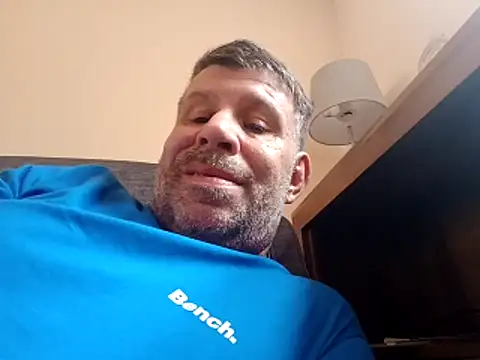 Snapshot of stud2512 chatting on 05-04-26, 11:24 stud2512 online show from 05-04-26, 11:24