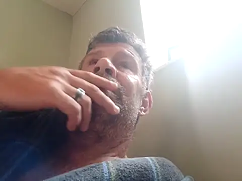 Snapshot of stud2512 chatting on 06-10-26, 07:53 stud2512 online show from 06-10-26, 07:53