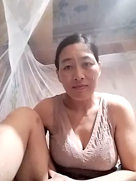 Snapshot of lris-Beauty77 chatting on 05-09-26, 01:47 lris-Beauty77 online show from 05-09-26, 01:47