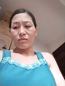 Snapshot of lris-Beauty77 chatting on 04-20-26, 07:48 lris-Beauty77 online show from 04-20-26, 07:48