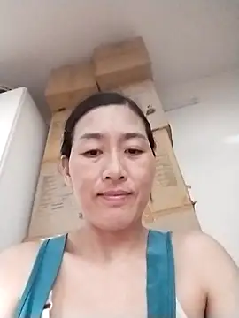 Snapshot of lris-Beauty77 chatting on 04-23-26, 02:51 lris-Beauty77 online show from 04-23-26, 02:51