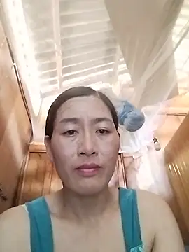 Snapshot of lris-Beauty77 chatting on 05-13-26, 04:41 lris-Beauty77 online show from 05-13-26, 04:41