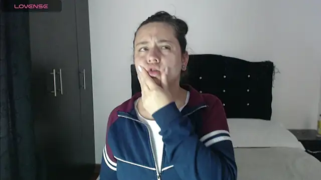 Ana  arms online show from 04-01-26, 02:36