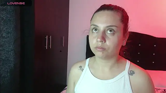 Ana  arms online show from 06-01-26, 04:28