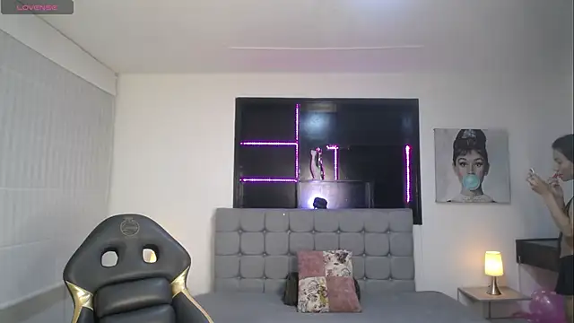 Snapshot of Wendy_1_ chatting on 04-19-26, 03:29 Wendy 1 online show from 04-19-26, 03:29