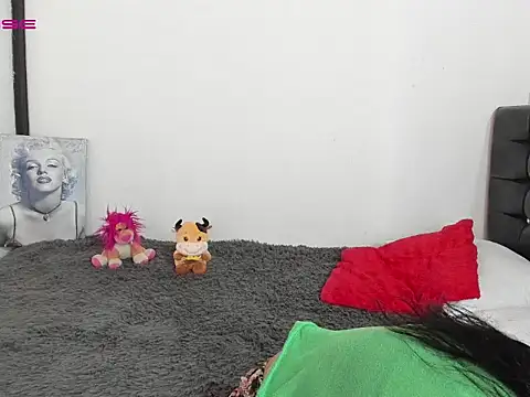 LatinaQueen23 online show from 03-14-26, 01:50