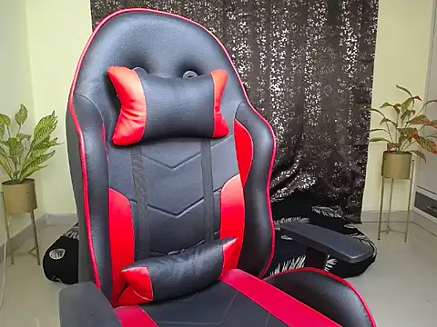 Snapshot of Ishq_Fever chatting on 04-10-26, 05:03 Ishq Fever online show from 04-10-26, 05:03