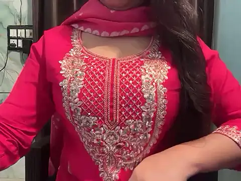 Snapshot of Avneet_kaurr1 chatting on 05-10-26, 02:15 Avneet kaurr1 online show from 05-10-26, 02:15