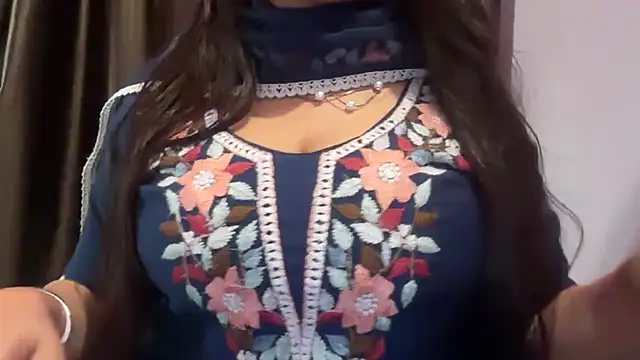 Snapshot of Avneet_kaurr1 chatting on 06-30-26, 05:40 Avneet kaurr1 online show from 06-30-26, 05:40