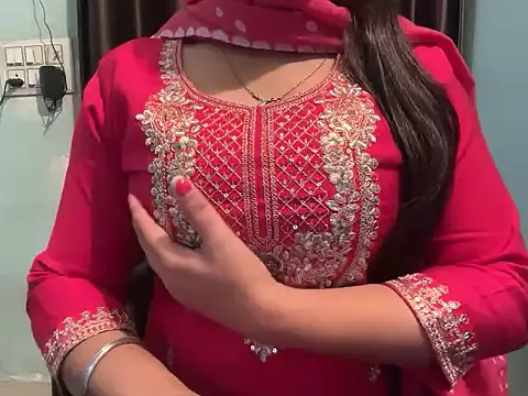 Snapshot of Avneet_kaurr1 chatting on 04-27-26, 02:20 Avneet kaurr1 online show from 04-27-26, 02:20