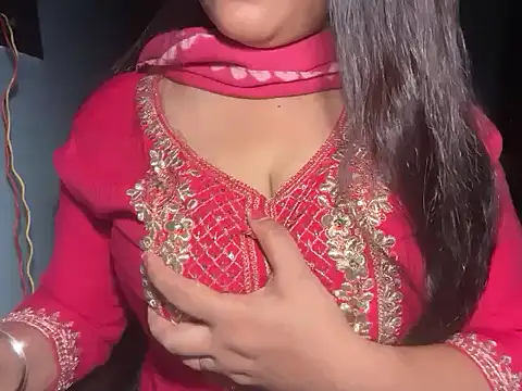 Snapshot of Avneet_kaurr1 chatting on 06-03-26, 03:28 Avneet kaurr1 online show from 06-03-26, 03:28