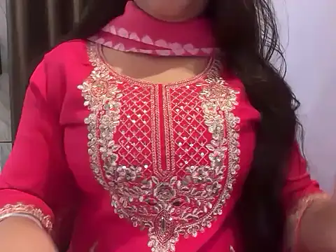 Snapshot of Avneet_kaurr1 chatting on 06-06-26, 02:17 Avneet kaurr1 online show from 06-06-26, 02:17