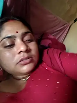 Snapshot of Aanushaka chatting on 04-19-26, 05:52 Aanushaka online show from 04-19-26, 05:52