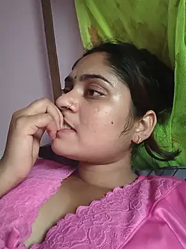 Snapshot of Aanushaka chatting on 05-18-26, 11:48 Aanushaka online show from 05-18-26, 11:48