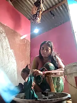 Snapshot of Aanushaka chatting on 04-22-26, 04:08 Aanushaka online show from 04-22-26, 04:08