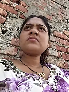Snapshot of Aanushaka chatting on 05-31-26, 01:22 Aanushaka online show from 05-31-26, 01:22
