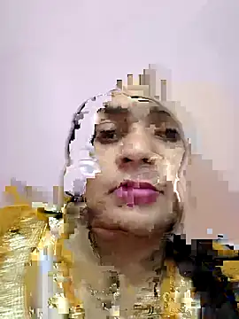 Snapshot of Aanushaka chatting on 05-08-26, 12:47 Aanushaka online show from 05-08-26, 12:47