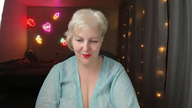 Snapshot of Mary-Leee chatting on 06-01-26, 04:39 Mary-Leee online show from 06-01-26, 04:39