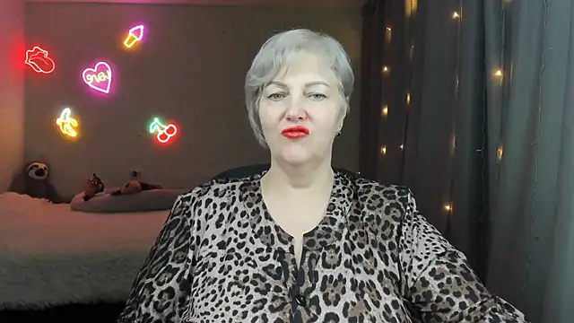 Mary-Leee online show from 04-04-26, 05:41