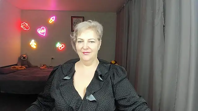 Snapshot of Mary-Leee chatting on 06-05-26, 08:03 Mary-Leee online show from 06-05-26, 08:03