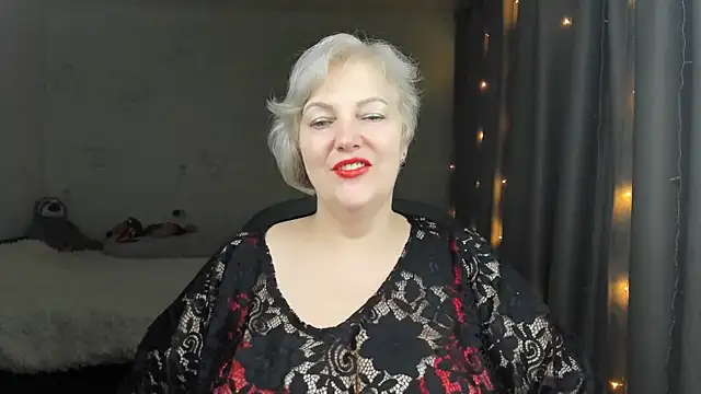 Mary-Leee online show from 04-13-26, 05:50