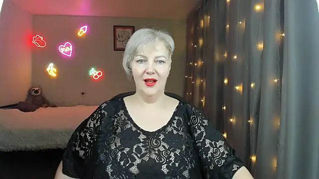 Snapshot of Mary-Leee chatting on 05-05-26, 05:43 Mary-Leee online show from 05-05-26, 05:43