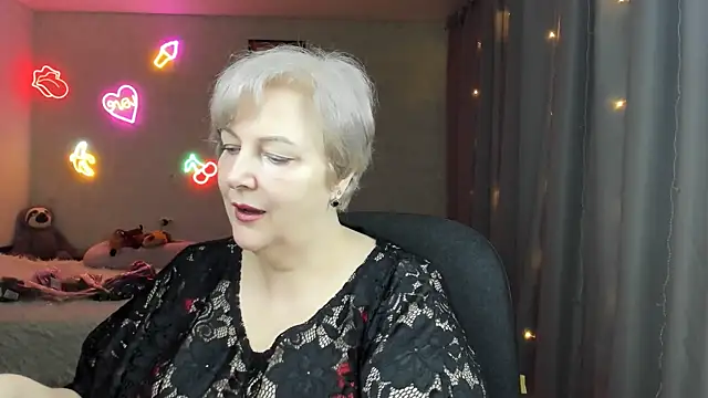 Snapshot of Mary-Leee chatting on 04-24-26, 05:31 Mary-Leee online show from 04-24-26, 05:31