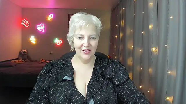Snapshot of Mary-Leee chatting on 06-03-26, 07:53 Mary-Leee online show from 06-03-26, 07:53