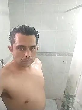 Snapshot of manuel4200 chatting on 04-19-26, 05:03 manuel4200 online show from 04-19-26, 05:03