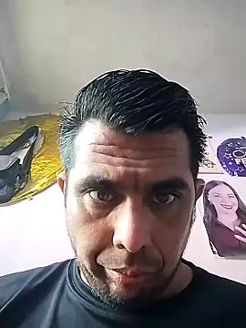 Snapshot of manuel4200 chatting on 04-27-26, 02:15 manuel4200 online show from 04-27-26, 02:15