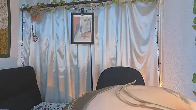 LeanaMaturee online show from 04-04-26, 12:01