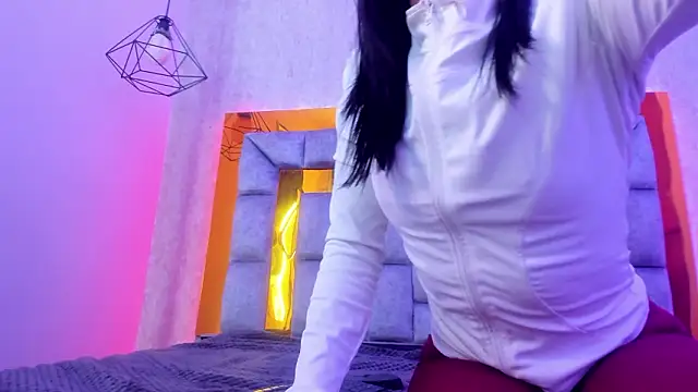 miiaboss  online show from 03-17-26, 11:57