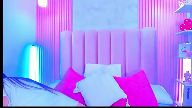 ArianaRougee online show from 07-09-26, 03:29