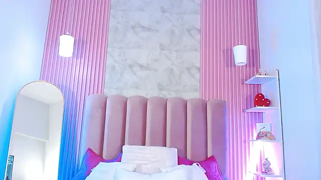 Snapshot of ArianaRougee chatting on 05-02-26, 11:59 ArianaRougee online show from 05-02-26, 11:59